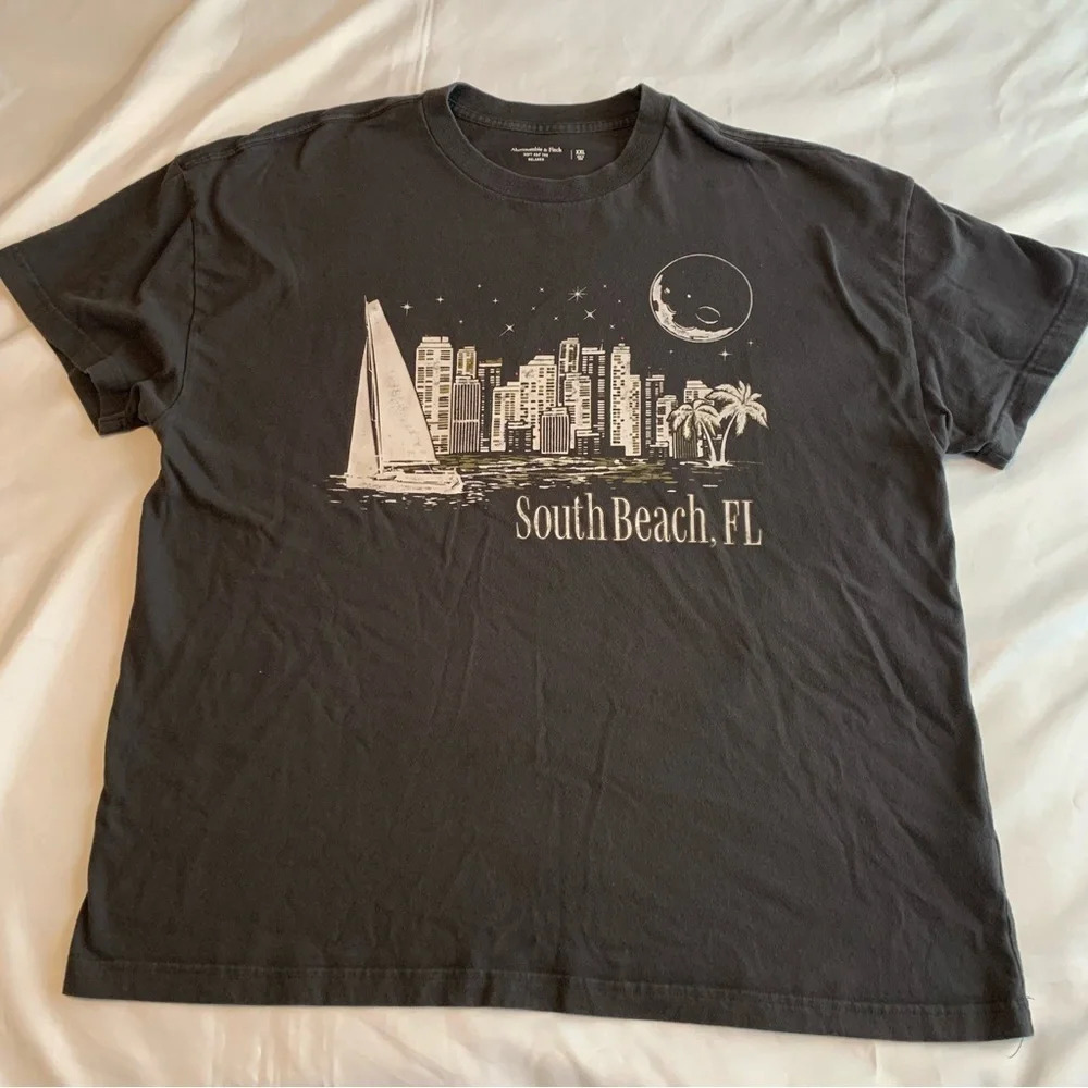 (2) Abercrombie Fitch Men’s South Beach Florida Logo Shirts XXL Charcoal Gray - Picture 2 of 12